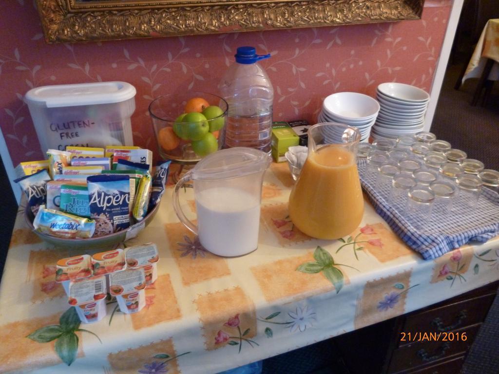 Grange Lodge Hotel - B&B ลอนดอน ภายนอก รูปภาพ
