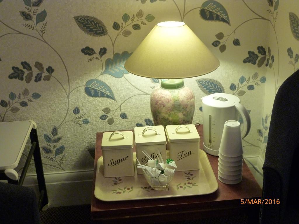 Grange Lodge Hotel - B&B ลอนดอน ภายนอก รูปภาพ